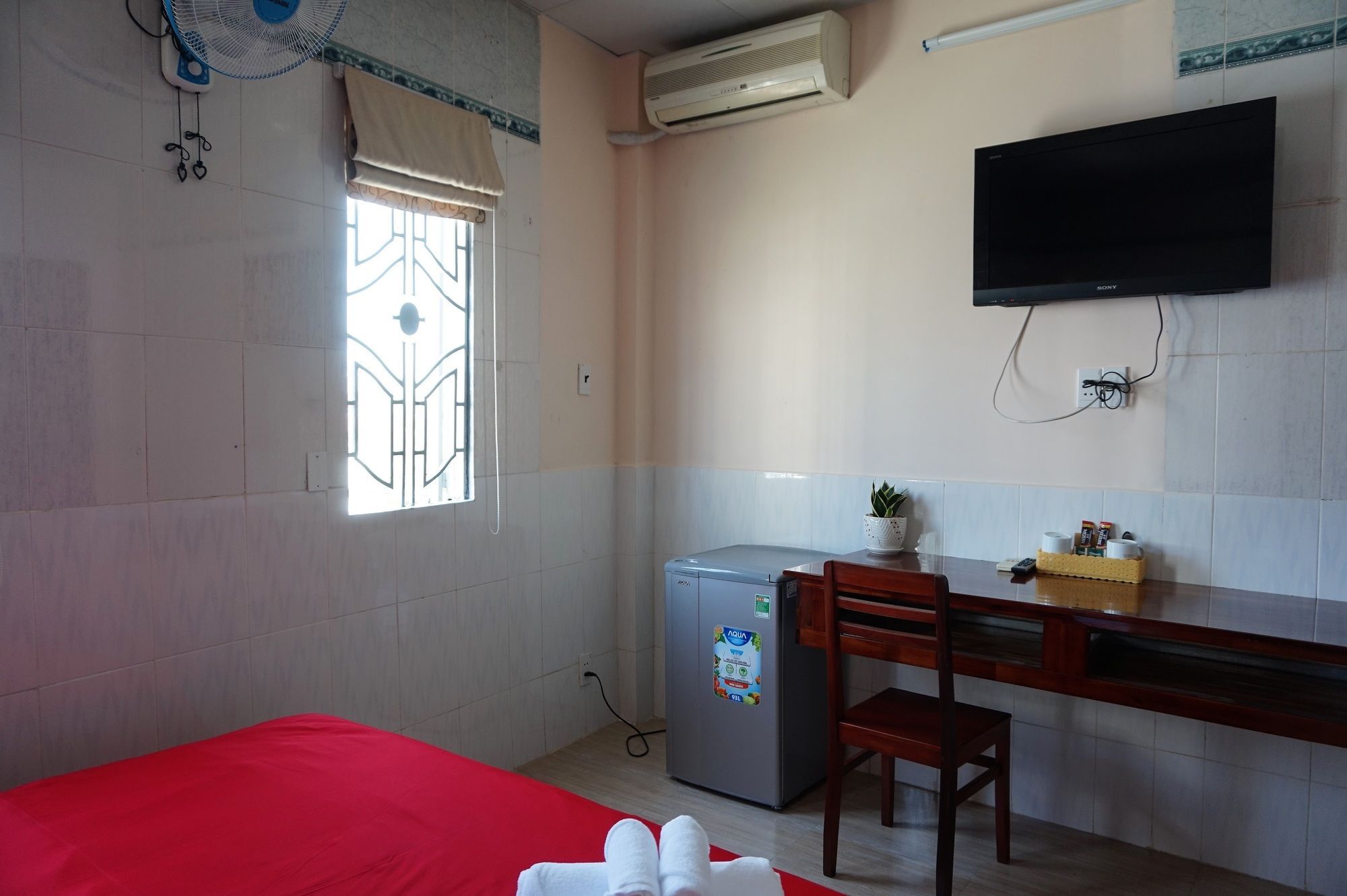 Reddoorz Near Khu Che Xuat Tan Thuan 2 Hotel โฮจิมินห์ซิตี้ ภายนอก รูปภาพ